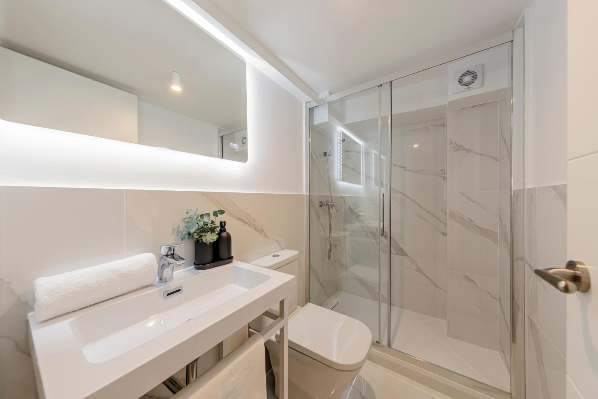 Isg Apartments Conde Negro 10 Seville Luaran gambar
